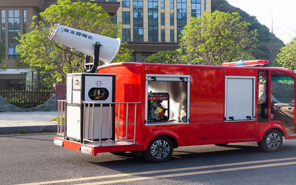 2座除塵車，道路降塵霧炮車